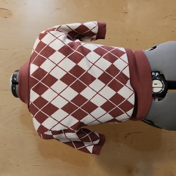 Cropped Argyle Top - Picture 2 of 7